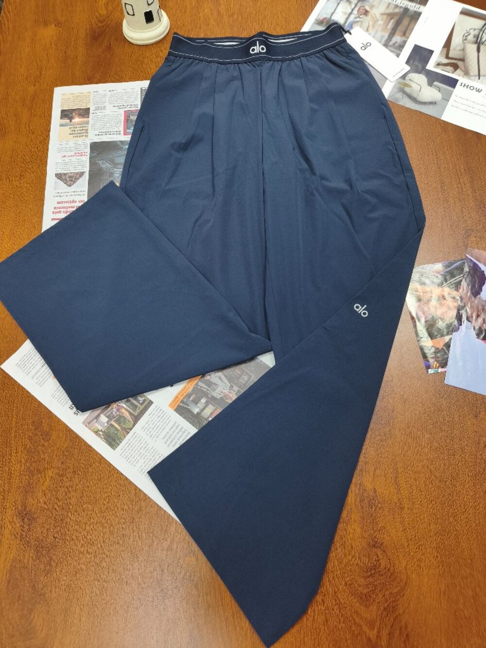 Navy Blue Alo Yoga Loose Fit Suit Up Trouser Regular - Minimalist Wardrobe🧩🍎 - Picture 2 of 7